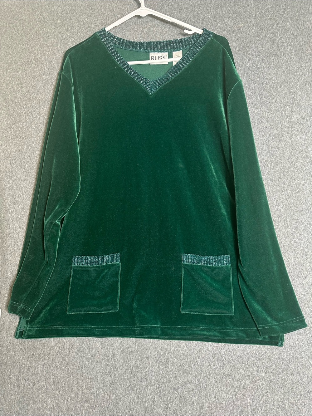 Vintage RUSS Spruce Green Velvet Crewneck with Shimmer Trim XL